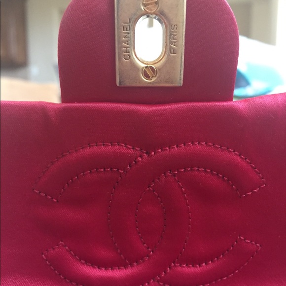 🔴🔴TRADED🔴🔴 Chanel red satin classic flap 24K - Picture 6 of 8